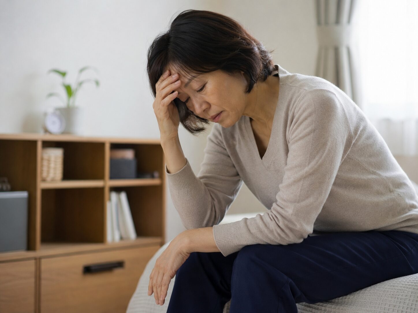 夫への嫌悪感で心身の不調を感じる女性